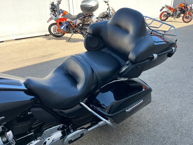 Harley-Davidson FLHTK Electra Glide Ultra Limited (schwarz) - Bild 12