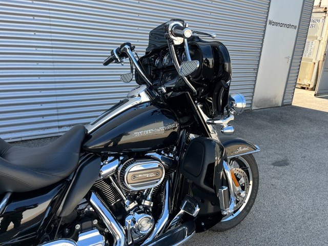 Harley-Davidson FLHTK Electra Glide Ultra Limited (schwarz) - Bild 4