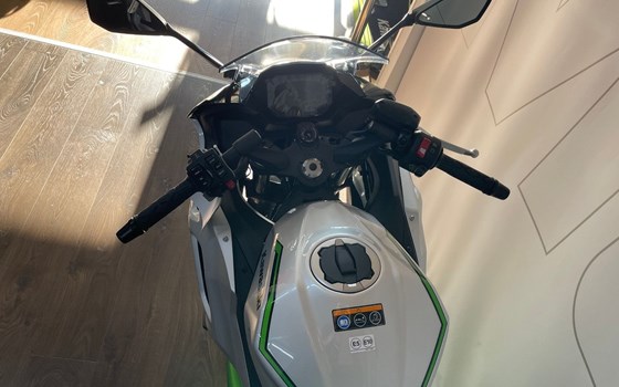 Gebrauchtmotorrad Kawasaki Ninja 7 Hybrid - Bild 10