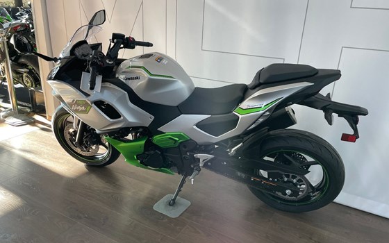 Gebrauchtmotorrad Kawasaki Ninja 7 Hybrid - Bild 7