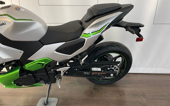 Gebrauchtmotorrad Kawasaki Ninja 7 Hybrid - Bild 8