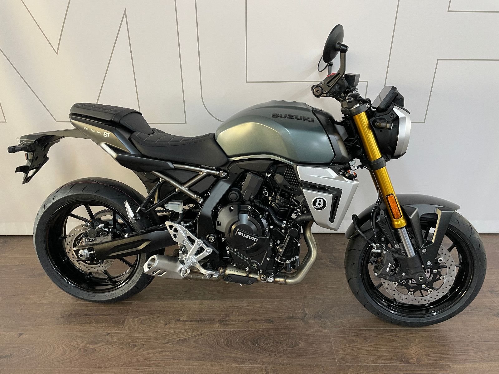 Suzuki GSX-8T