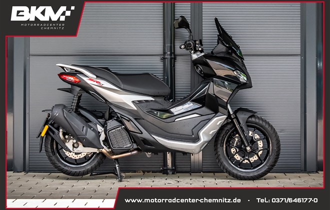 Aprilia SR GT 200