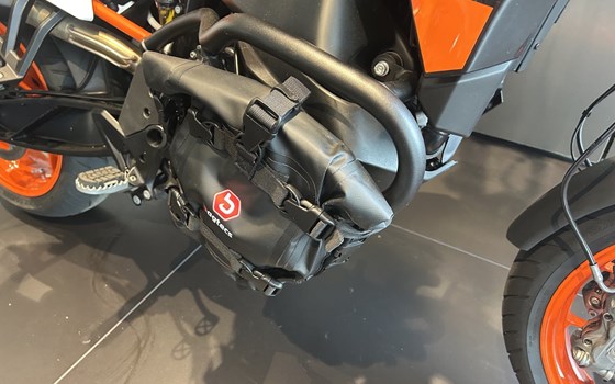 Gebrauchtmotorrad KTM 890 SMT - Bild 2