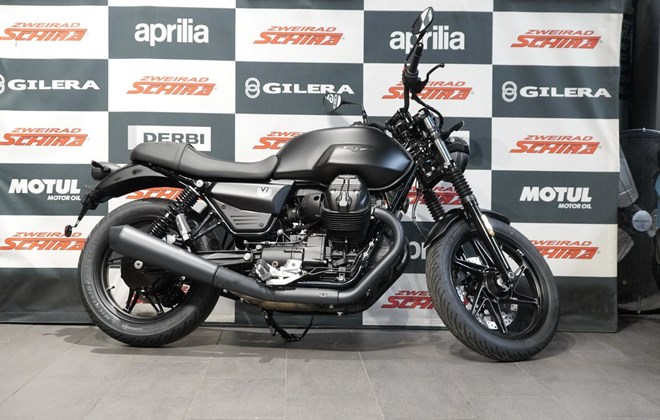 Moto Guzzi V7 Stone