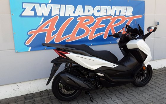 Gebrauchtmotorrad Honda Forza 350 - Bild 5