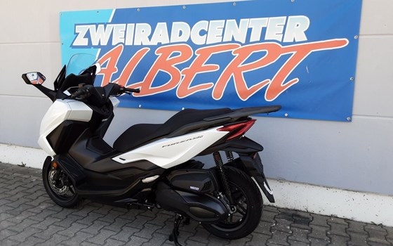 Gebrauchtmotorrad Honda Forza 350 - Bild 6