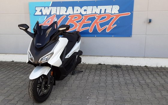 Gebrauchtmotorrad Honda Forza 350 - Bild 9