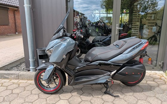 Gebrauchtmotorrad Yamaha XMAX 300 Tech MAX - Bild 9