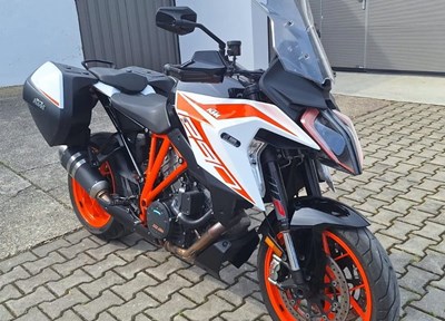 GEBRAUCHTFAHRZEUG KTM 1290 Super Duke GT