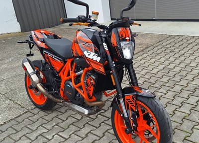 GEBRAUCHTFAHRZEUG KTM 690 Duke R