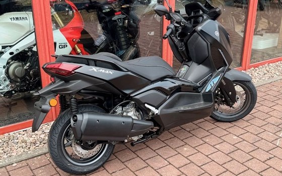 Neufahrzeug Yamaha XMAX 300 Tech MAX+ - Bild 6