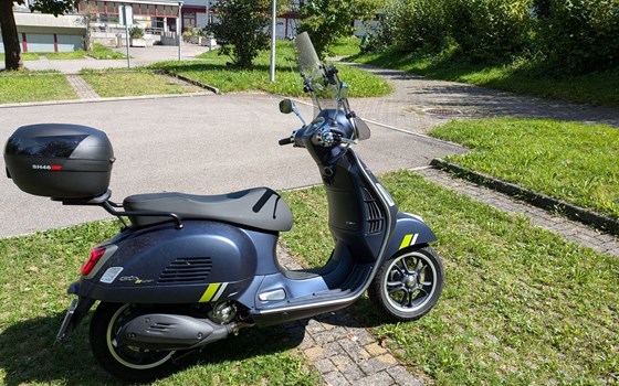 Motorrad Occasion Vespa GTS 300 hpe Super Tech - Bild 3