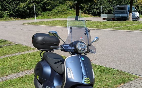 Motorrad Occasion Vespa GTS 300 hpe Super Tech - Bild 4