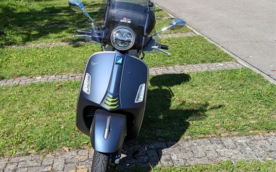 Motorrad Occasion Vespa GTS 300 hpe Super Tech - Bild 5