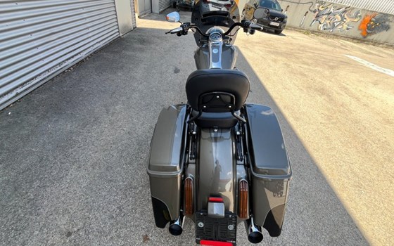 Gebrauchtmotorrad Harley-Davidson CVO Road King FLHRSE - Bild 10