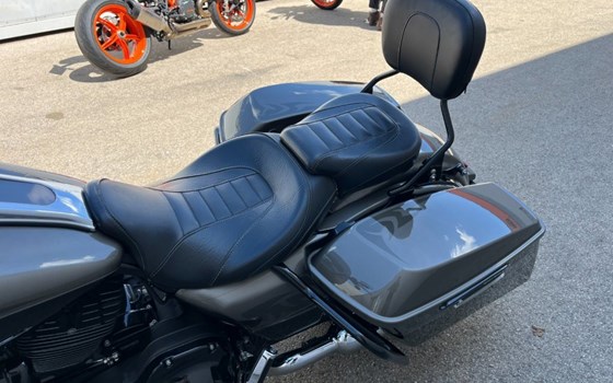 Gebrauchtmotorrad Harley-Davidson CVO Road King FLHRSE - Bild 13