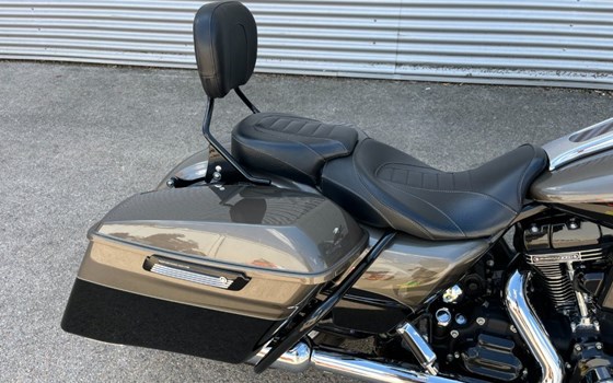 Gebrauchtmotorrad Harley-Davidson CVO Road King FLHRSE - Bild 7