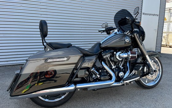 Gebrauchtmotorrad Harley-Davidson CVO Road King FLHRSE - Bild 8