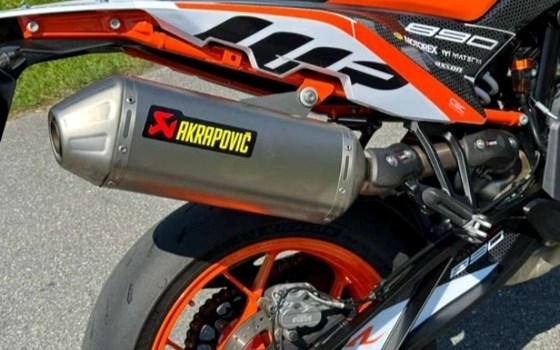 Gebrauchtmotorrad KTM 890 SMT - Bild 3