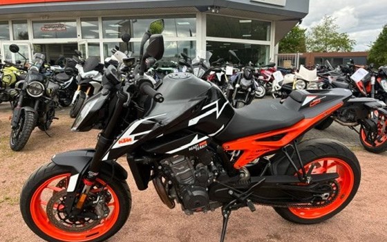 Gebrauchtmotorrad KTM 890 Duke GP - Bild 2