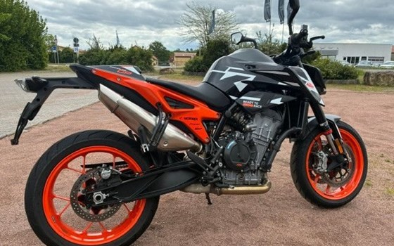 Gebrauchtmotorrad KTM 890 Duke GP - Bild 3