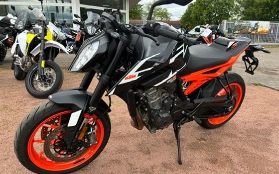 Gebrauchtmotorrad KTM 890 Duke GP - Bild 4