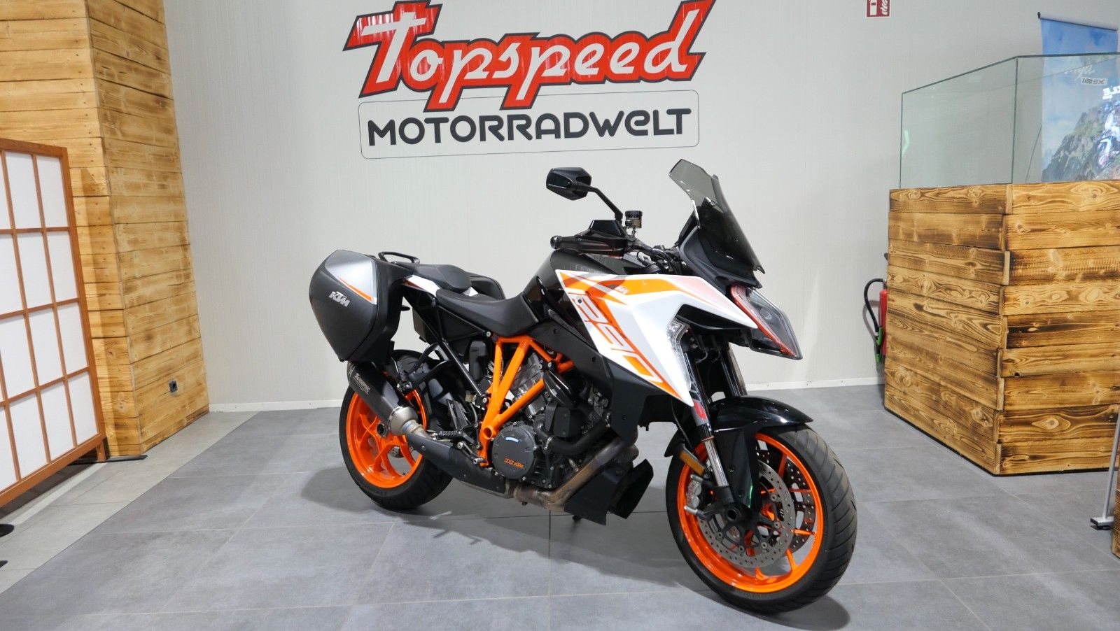 KTM 1290 Super Duke GT