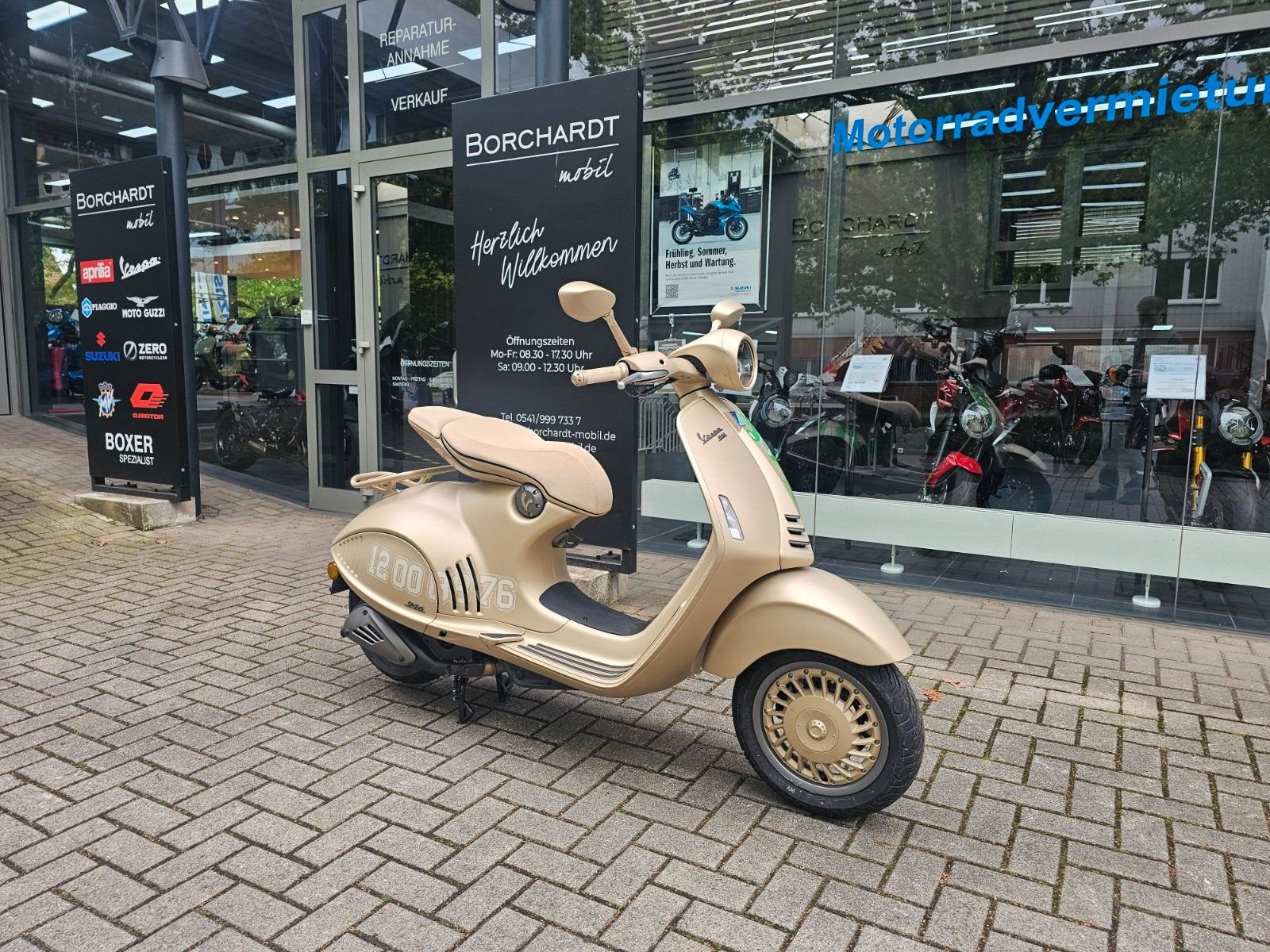 Vespa 946 Dragon