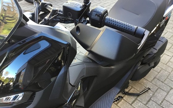Neufahrzeug Aprilia SR GT 400 - Bild 15