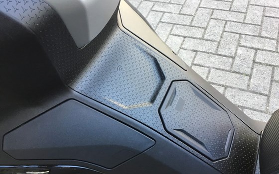 Neufahrzeug Aprilia SR GT 400 - Bild 17