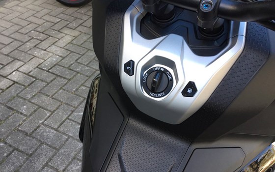 Neufahrzeug Aprilia SR GT 400 - Bild 21