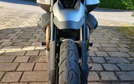 Gebrauchtmotorrad Moto Guzzi V85 Strada - Bild 5
