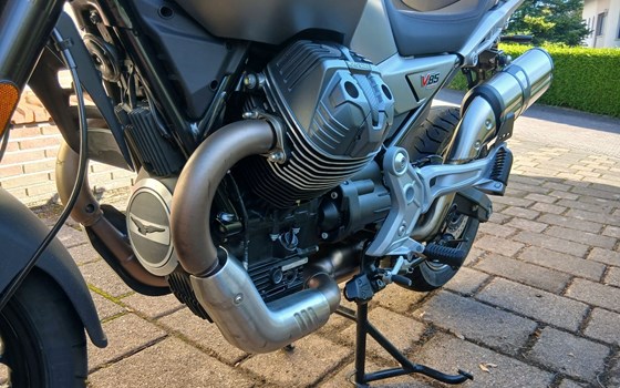 Gebrauchtmotorrad Moto Guzzi V85 Strada - Bild 7