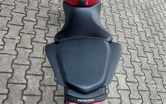 Gebrauchtmotorrad Honda CB125R - Bild 10