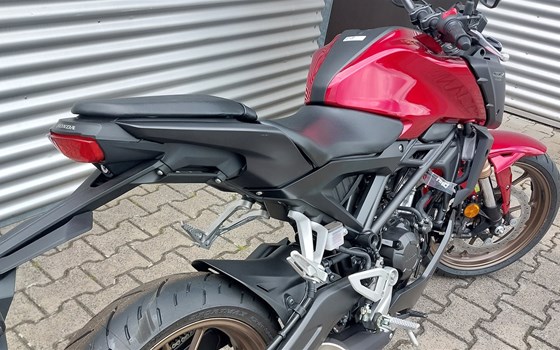 Gebrauchtmotorrad Honda CB125R - Bild 6
