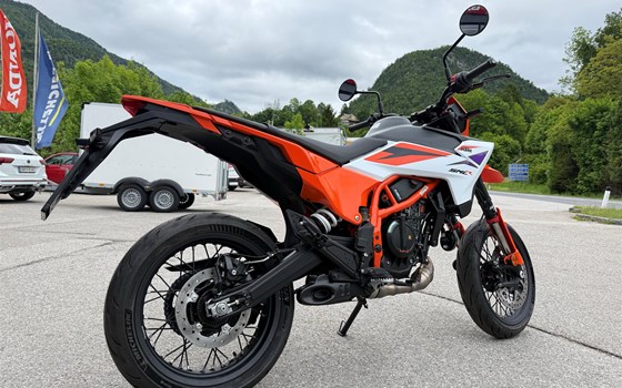 Neufahrzeug KTM 390 SMC R - Bild 3