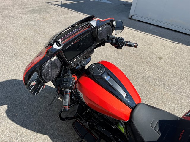 Harley-Davidson CVO Street Glide FLHXSE (Legendary Orange) - Bild 13