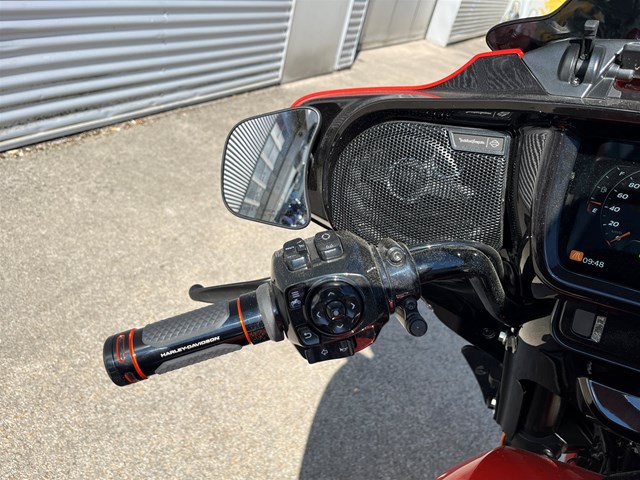 Harley-Davidson CVO Street Glide FLHXSE (Legendary Orange) - Bild 15