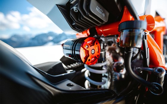 Neufahrzeug KTM 1390 Super Duke RR - Bild 12
