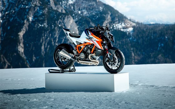 Neufahrzeug KTM 1390 Super Duke RR - Bild 16