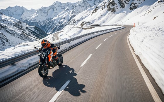 Neufahrzeug KTM 1390 Super Duke RR - Bild 8