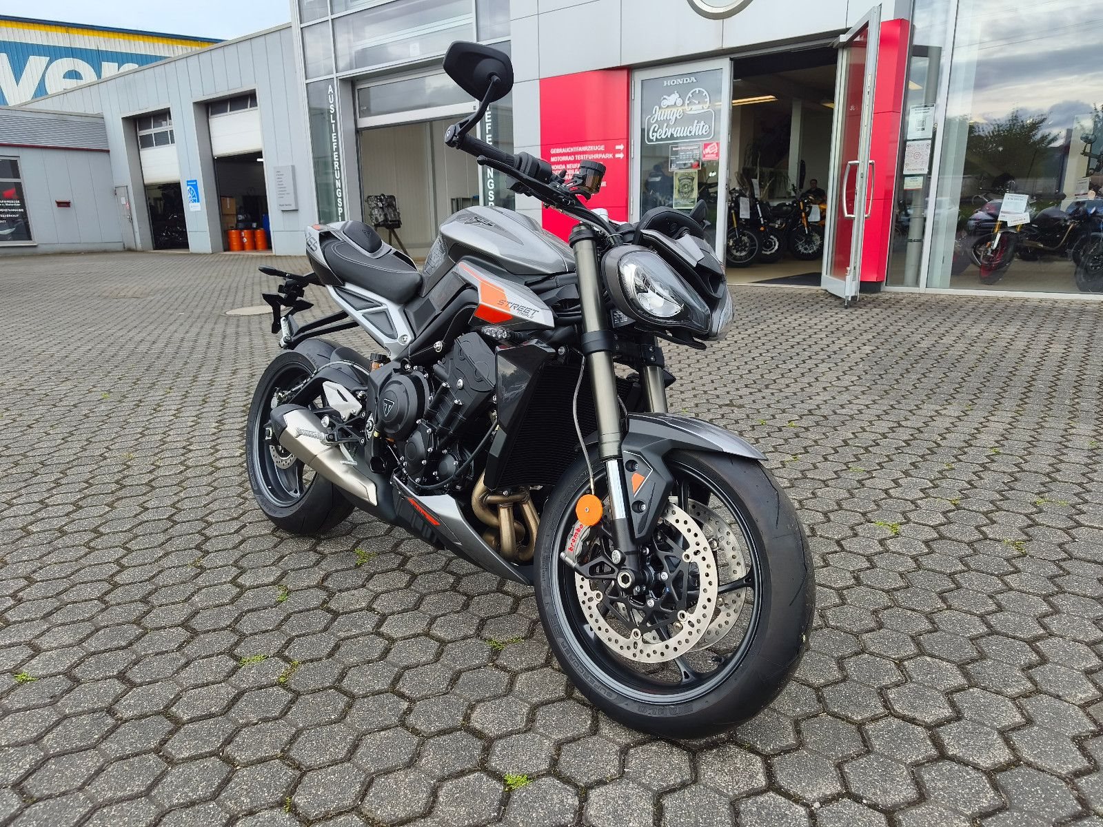 Triumph Street Triple 765 RS