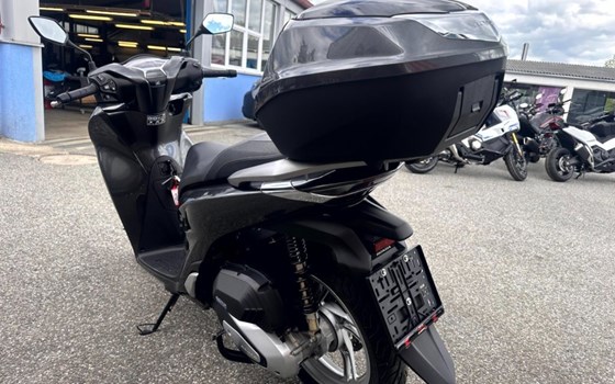 Gebrauchtmotorrad Honda SH150i - Bild 3