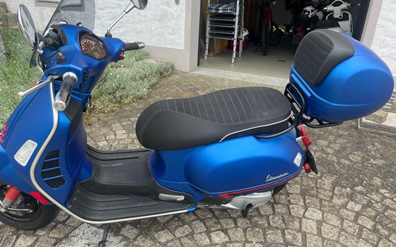 Gebrauchtmotorrad Vespa GTS 300 - Bild 1