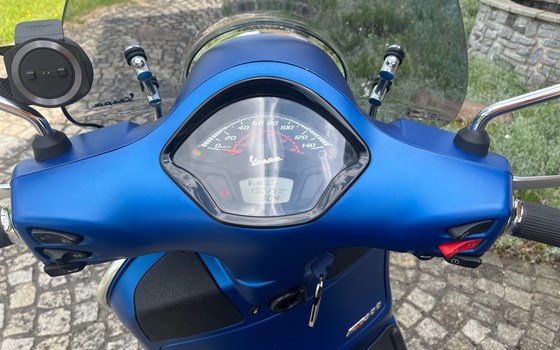 Gebrauchtmotorrad Vespa GTS 300 - Bild 2