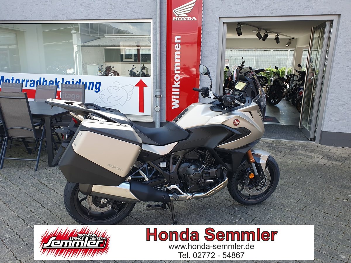 Honda NT1100 DCT Electronic Suspension