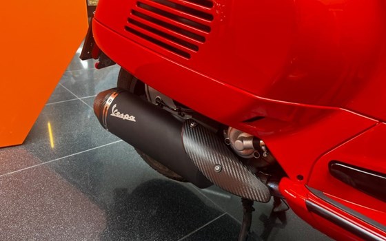 Gebrauchtmotorrad Vespa GTS 300 - Bild 4