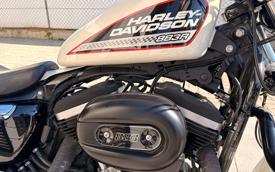 Gebrauchtmotorrad Harley-Davidson Sportster XL 883 R Roadster - Bild 6