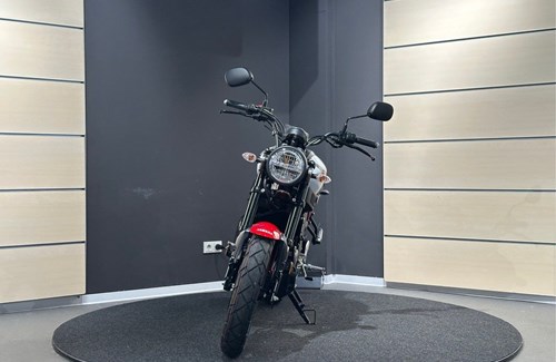 Neumotorrad Yamaha XSR125